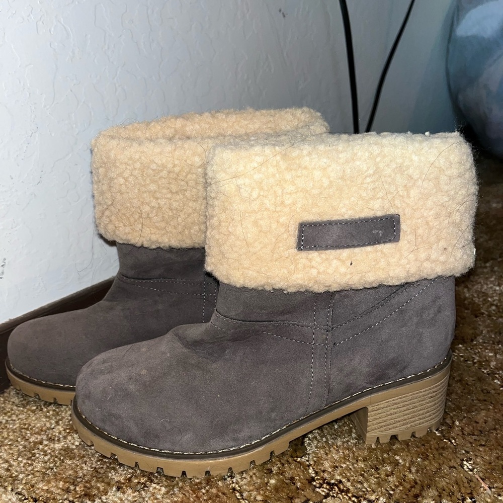Womens Shoes
